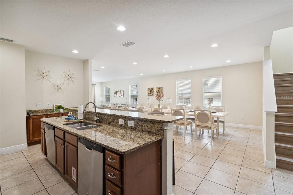 For Sale: $949,000 (10 beds, 10 baths, 4733 Square Feet)