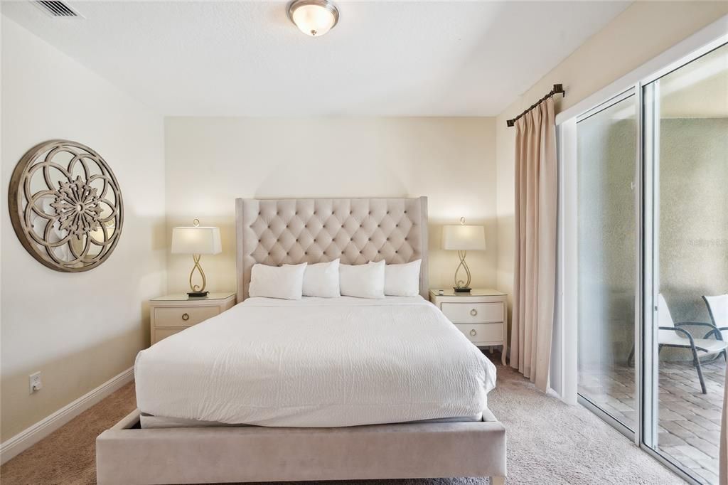 For Sale: $949,000 (10 beds, 10 baths, 4733 Square Feet)