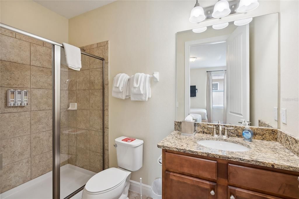 For Sale: $949,000 (10 beds, 10 baths, 4733 Square Feet)