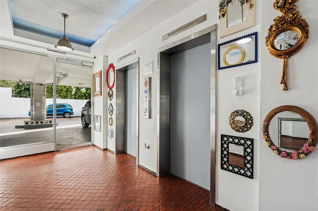 For Sale: $350,000 (2 beds, 1 baths, 466 Square Feet)