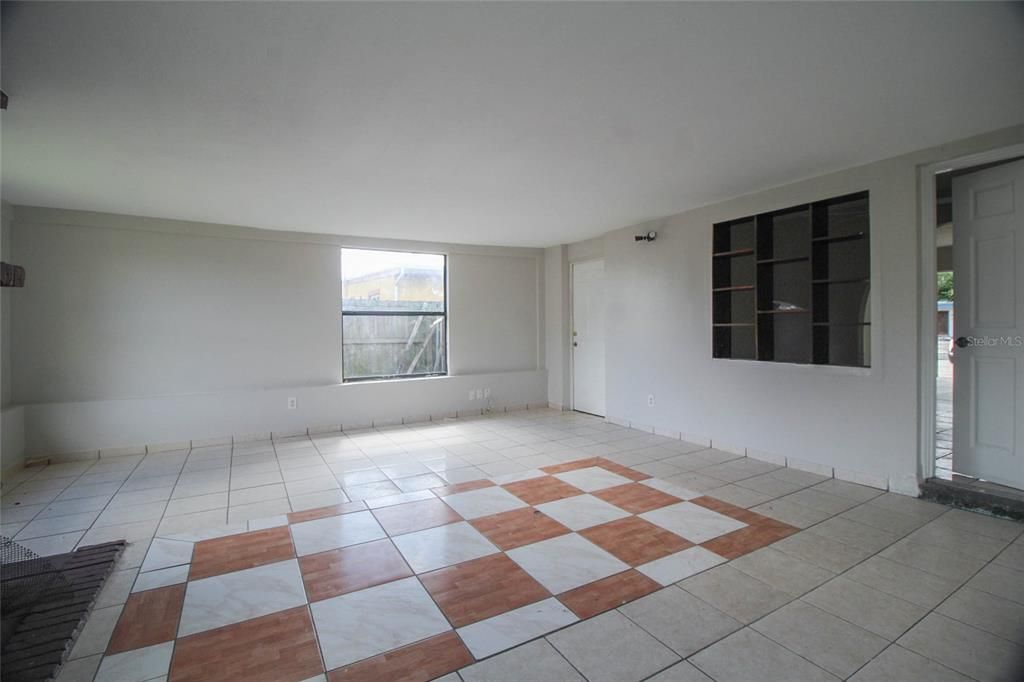 En Renta: $2,295 (4 camas, 2 baños, 1758 Pies cuadrados)