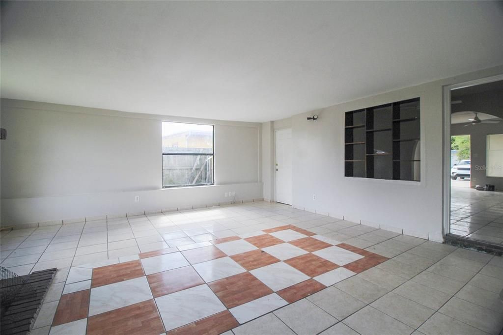 En Renta: $2,295 (4 camas, 2 baños, 1758 Pies cuadrados)