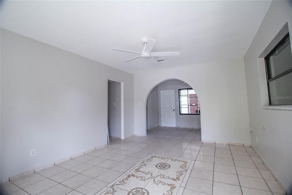 En Renta: $2,295 (4 camas, 2 baños, 1758 Pies cuadrados)