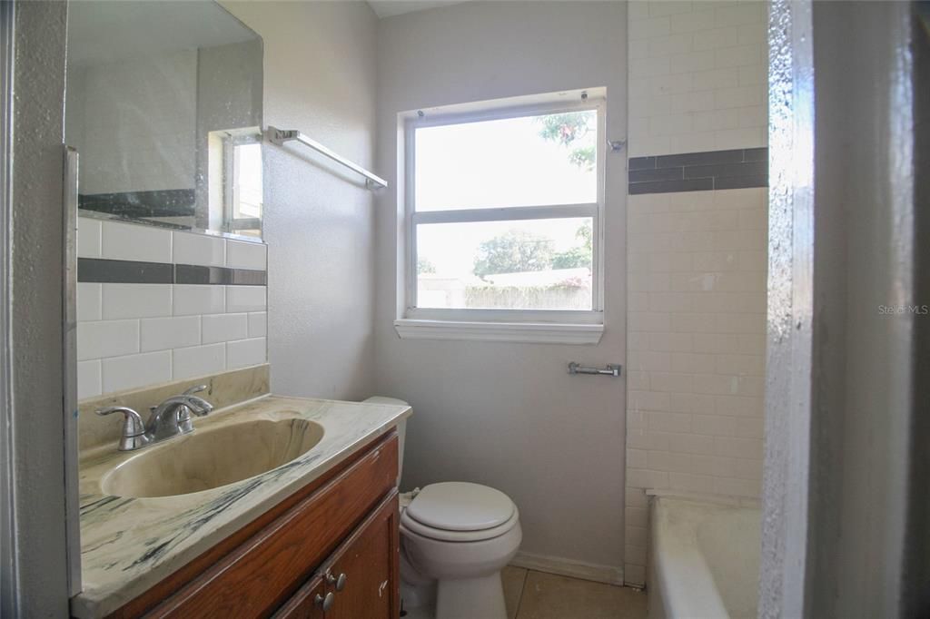 En Renta: $2,295 (4 camas, 2 baños, 1758 Pies cuadrados)