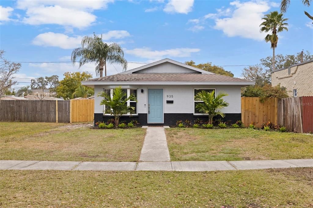 For Sale: $479,900 (3 beds, 2 baths, 1293 Square Feet)