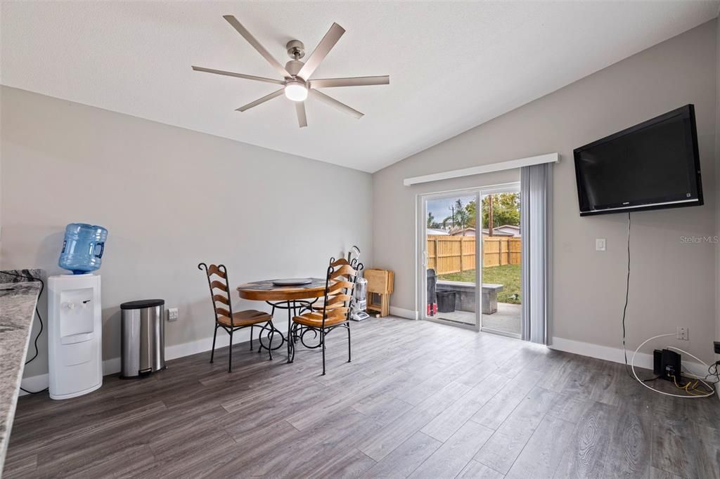 For Sale: $479,900 (3 beds, 2 baths, 1293 Square Feet)