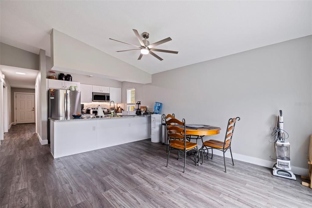 For Sale: $479,900 (3 beds, 2 baths, 1293 Square Feet)