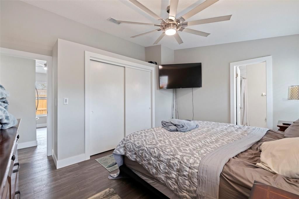 For Sale: $479,900 (3 beds, 2 baths, 1293 Square Feet)