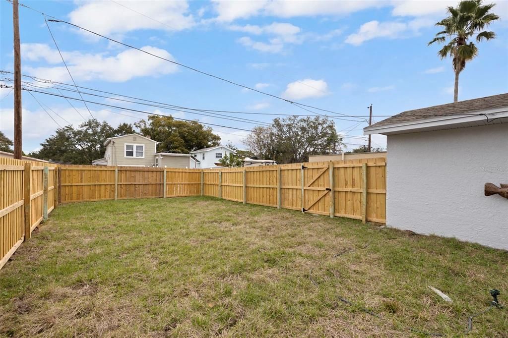 For Sale: $479,900 (3 beds, 2 baths, 1293 Square Feet)