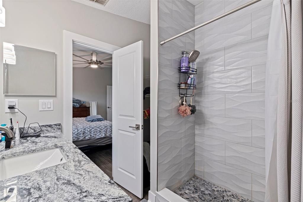 For Sale: $479,900 (3 beds, 2 baths, 1293 Square Feet)