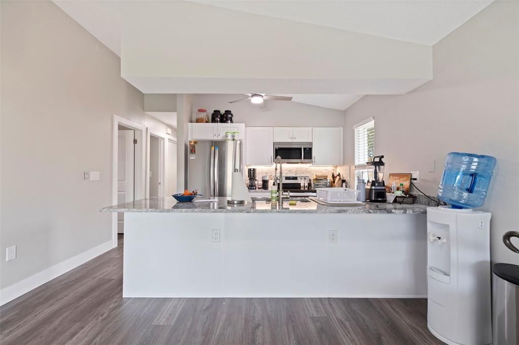 For Sale: $479,900 (3 beds, 2 baths, 1293 Square Feet)