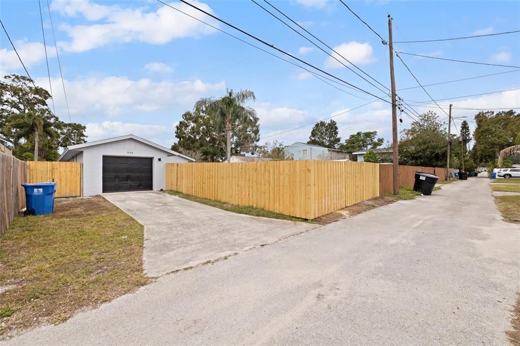 For Sale: $479,900 (3 beds, 2 baths, 1293 Square Feet)