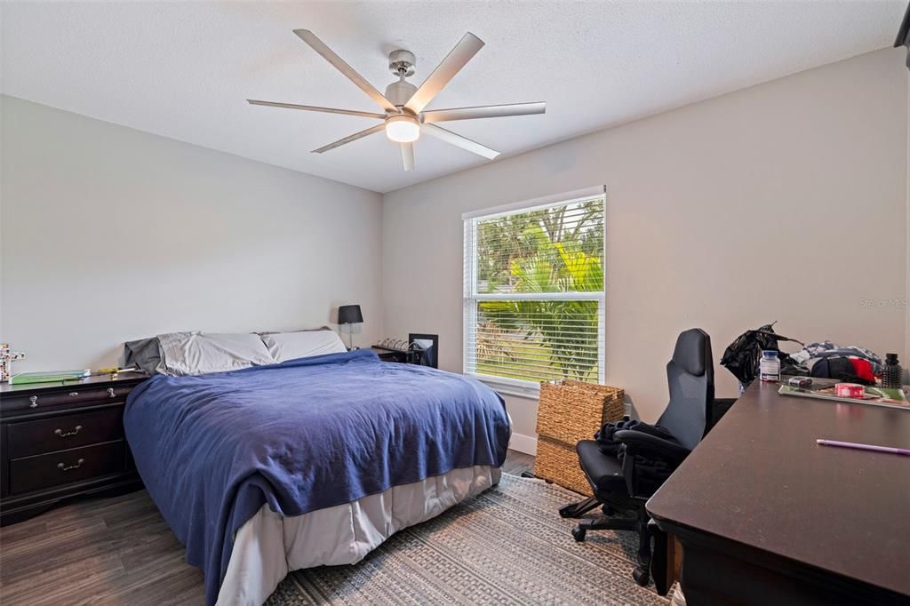 For Sale: $479,900 (3 beds, 2 baths, 1293 Square Feet)