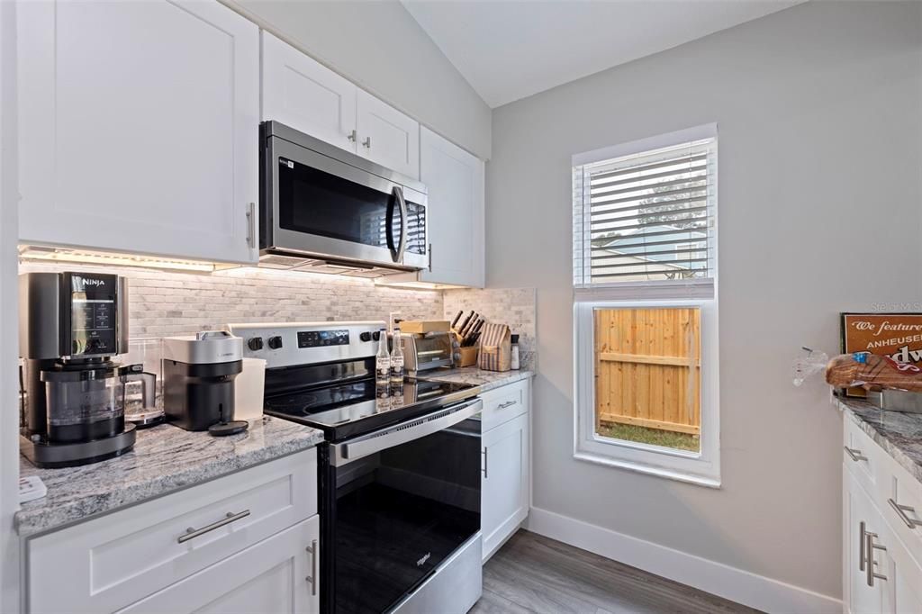 For Sale: $479,900 (3 beds, 2 baths, 1293 Square Feet)