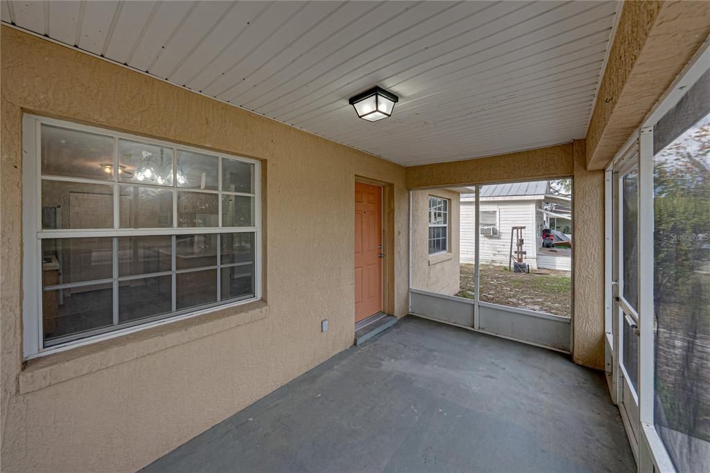 For Sale: $199,000 (3 beds, 1 baths, 1050 Square Feet)