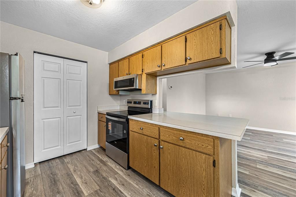 For Sale: $199,000 (3 beds, 1 baths, 1050 Square Feet)