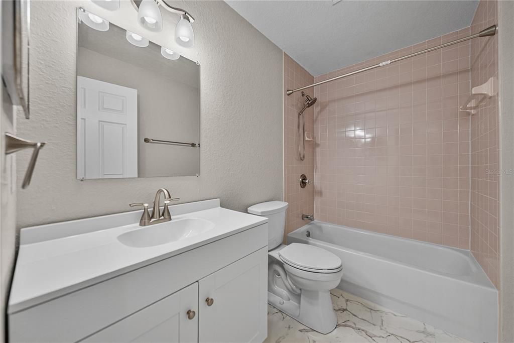 For Sale: $199,000 (3 beds, 1 baths, 1050 Square Feet)