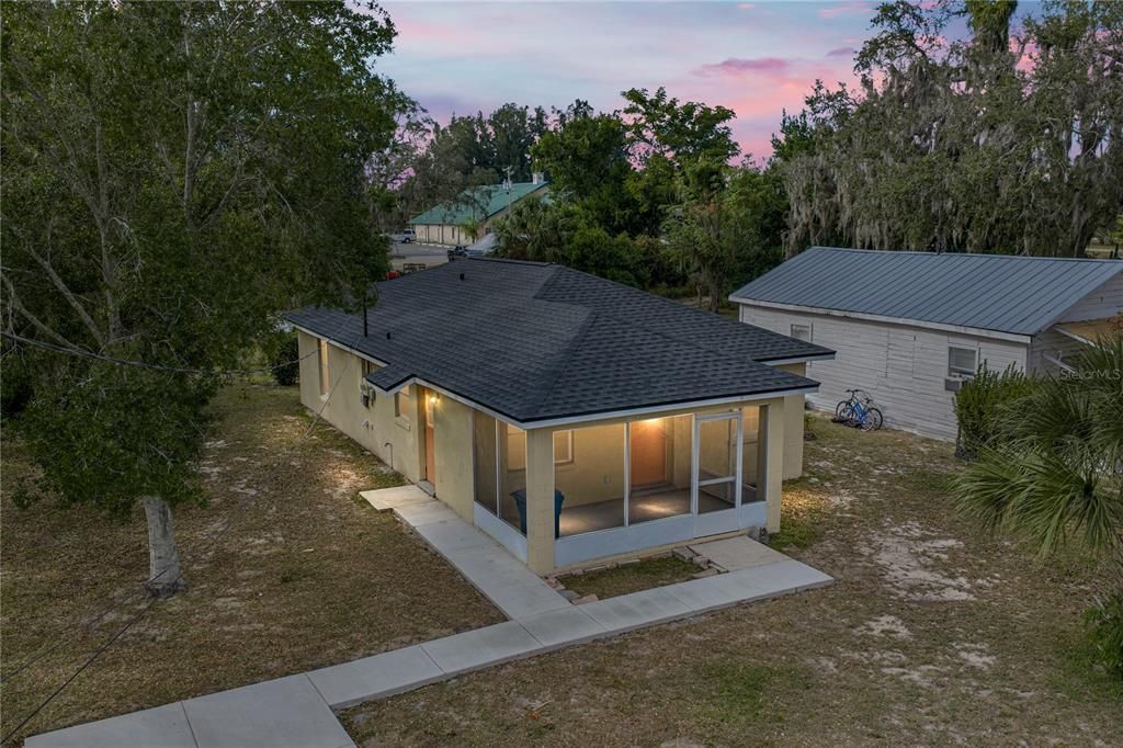 For Sale: $199,000 (3 beds, 1 baths, 1050 Square Feet)