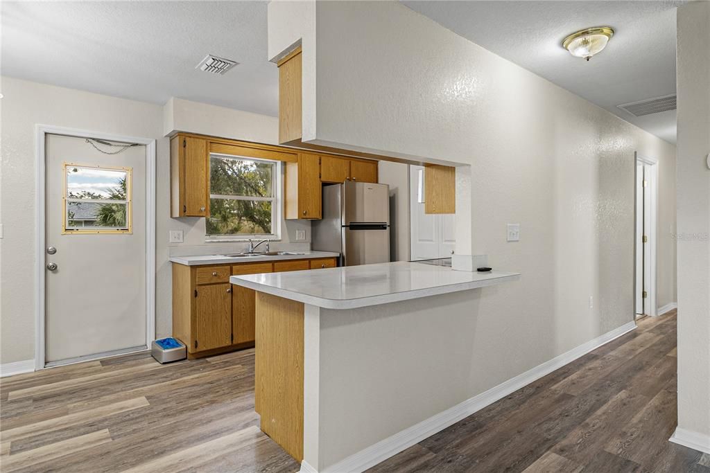 For Sale: $199,000 (3 beds, 1 baths, 1050 Square Feet)