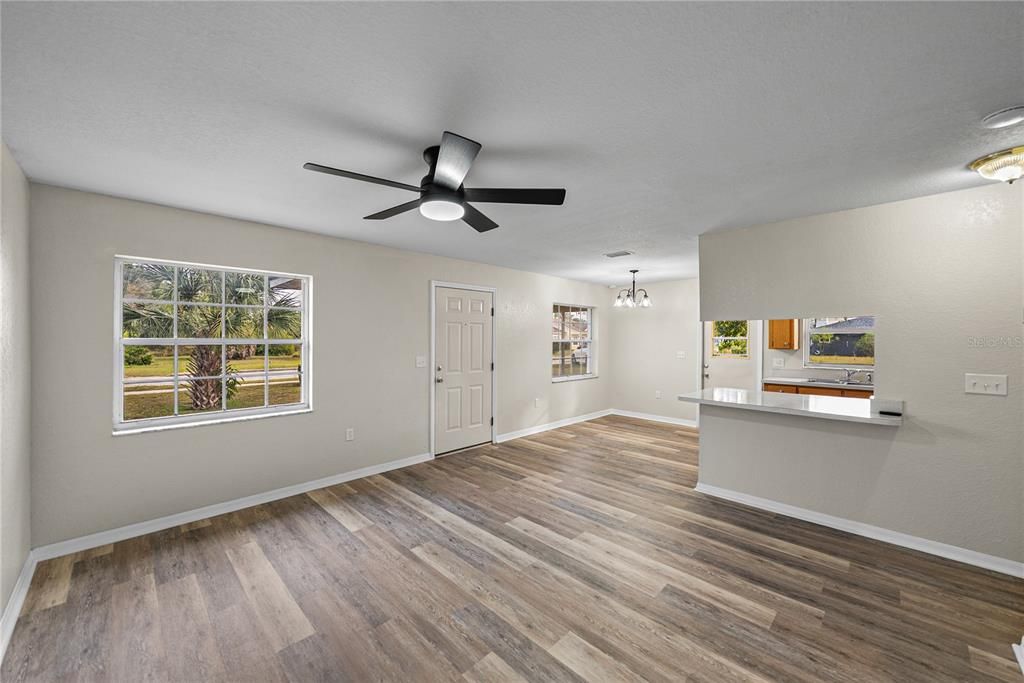 For Sale: $199,000 (3 beds, 1 baths, 1050 Square Feet)