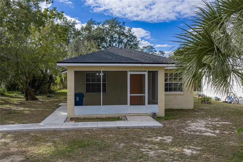 For Sale: $199,000 (3 beds, 1 baths, 1050 Square Feet)