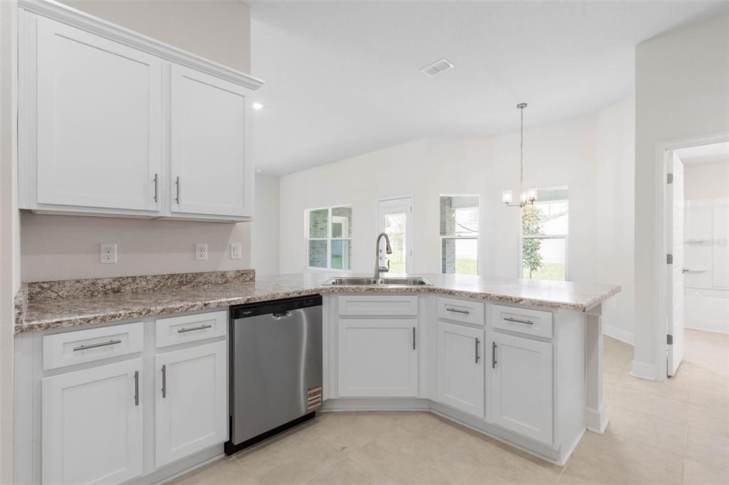 待售: $375,900 (4 贝兹, 3 浴室, 2265 平方英尺)