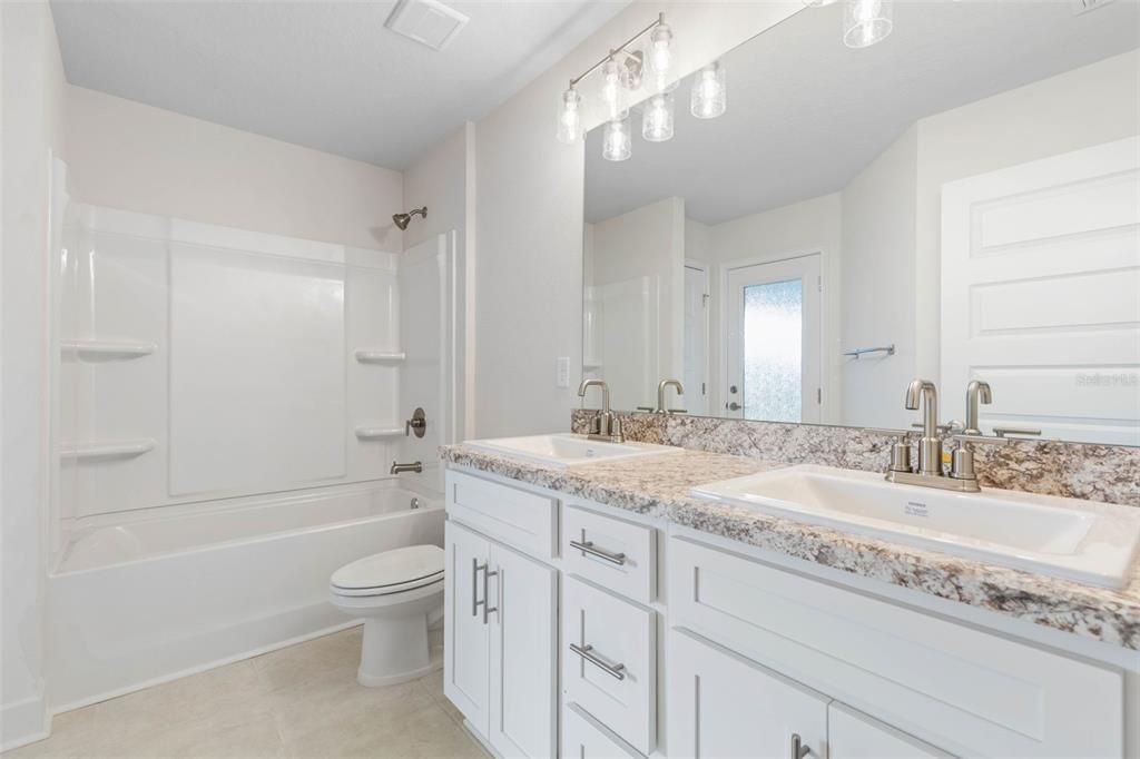 待售: $375,900 (4 贝兹, 3 浴室, 2265 平方英尺)