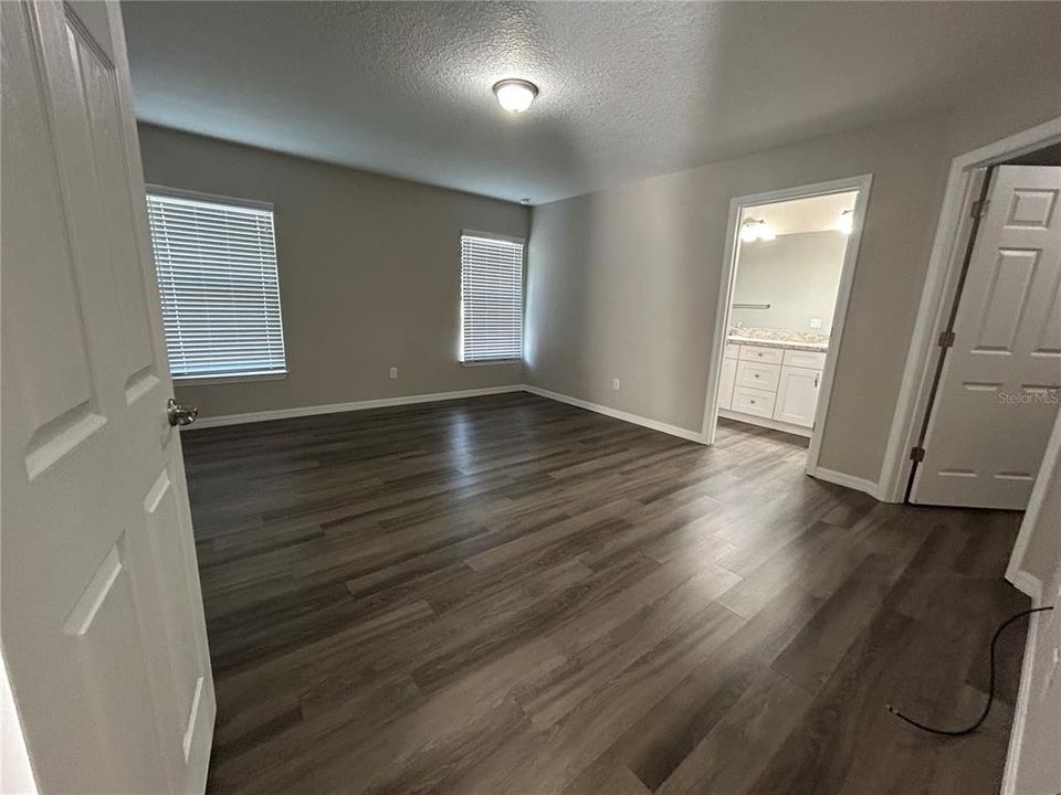 For Rent: $1,700 (3 beds, 2 baths, 1407 Square Feet)