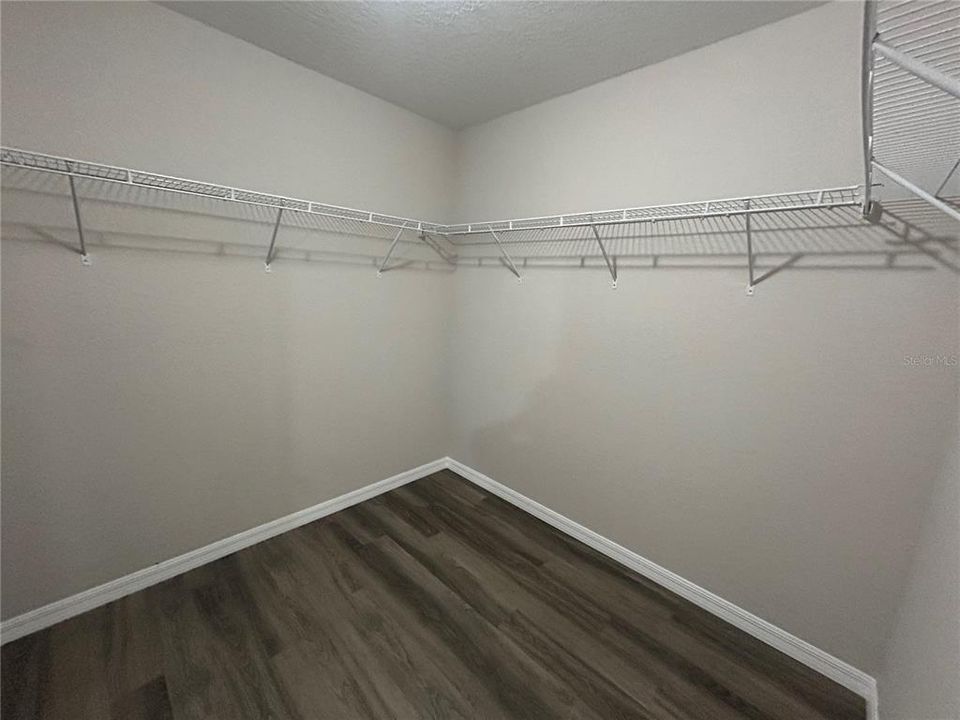 For Rent: $1,700 (3 beds, 2 baths, 1407 Square Feet)