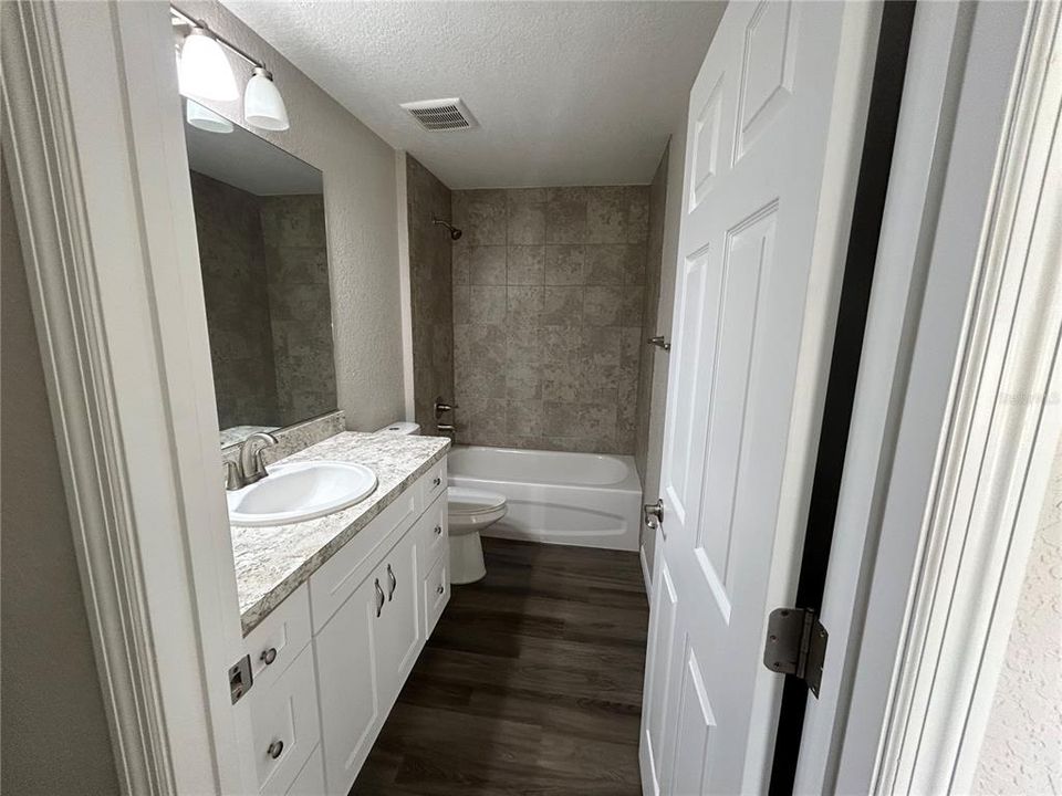 For Rent: $1,700 (3 beds, 2 baths, 1407 Square Feet)