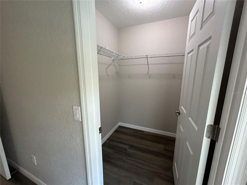 For Rent: $1,700 (3 beds, 2 baths, 1407 Square Feet)