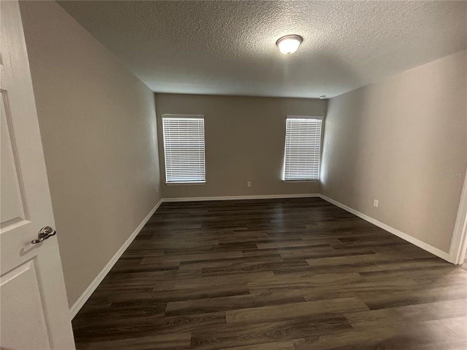 For Rent: $1,700 (3 beds, 2 baths, 1407 Square Feet)