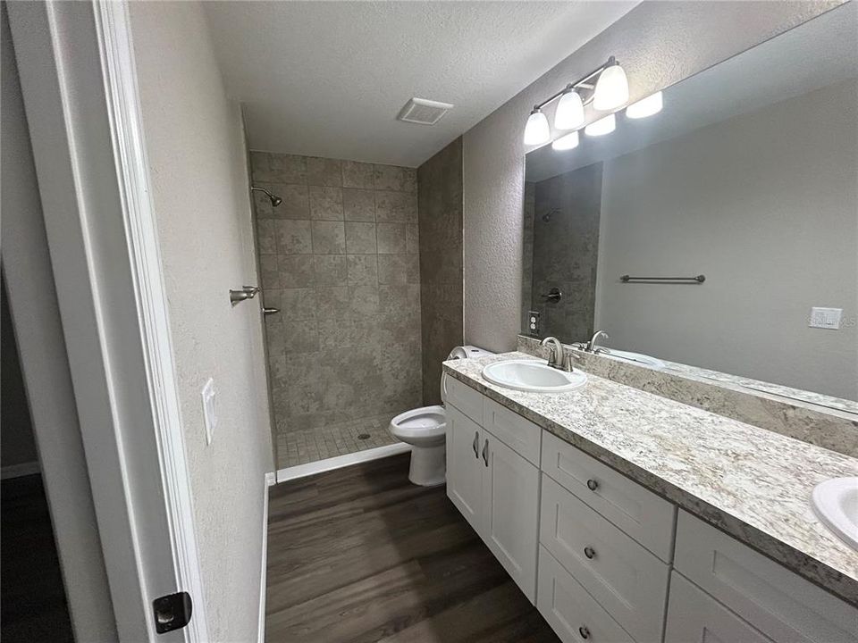 For Rent: $1,700 (3 beds, 2 baths, 1407 Square Feet)