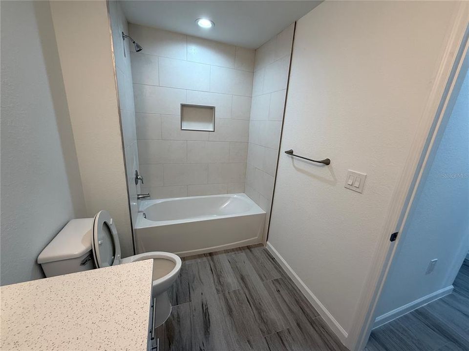 В аренду: $2,100 (4 спален, 2 ванн, 1800 Квадратных фут)