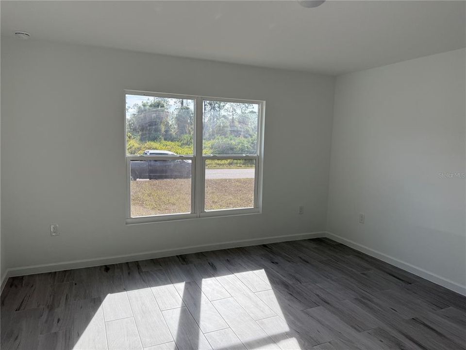 В аренду: $2,100 (4 спален, 2 ванн, 1800 Квадратных фут)