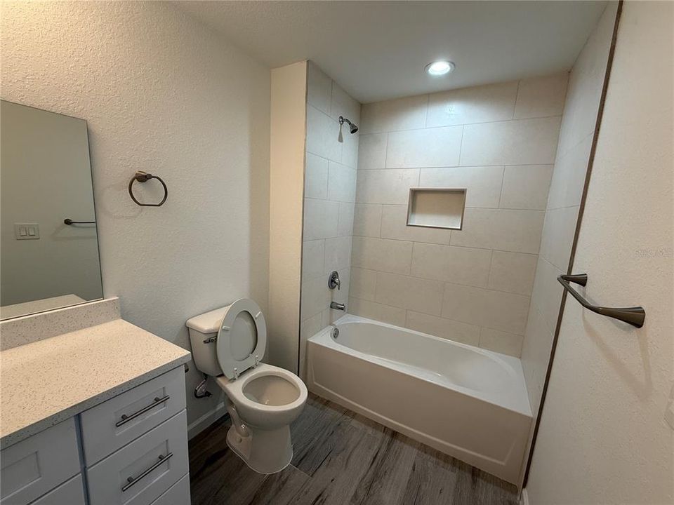 В аренду: $2,100 (4 спален, 2 ванн, 1800 Квадратных фут)