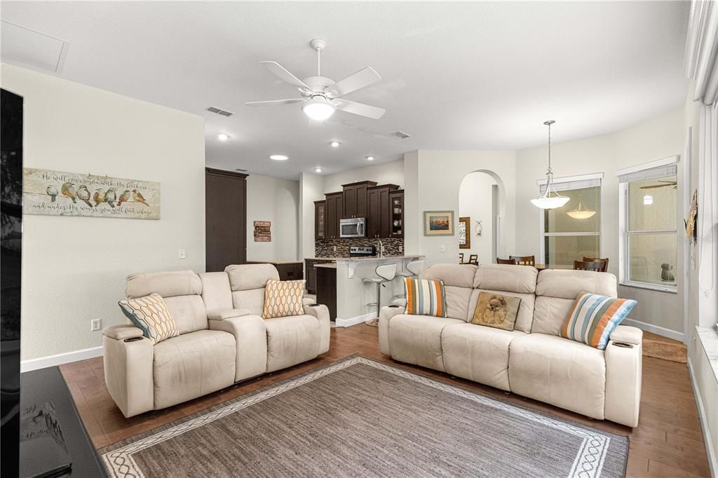 For Sale: $534,900 (3 beds, 3 baths, 2026 Square Feet)