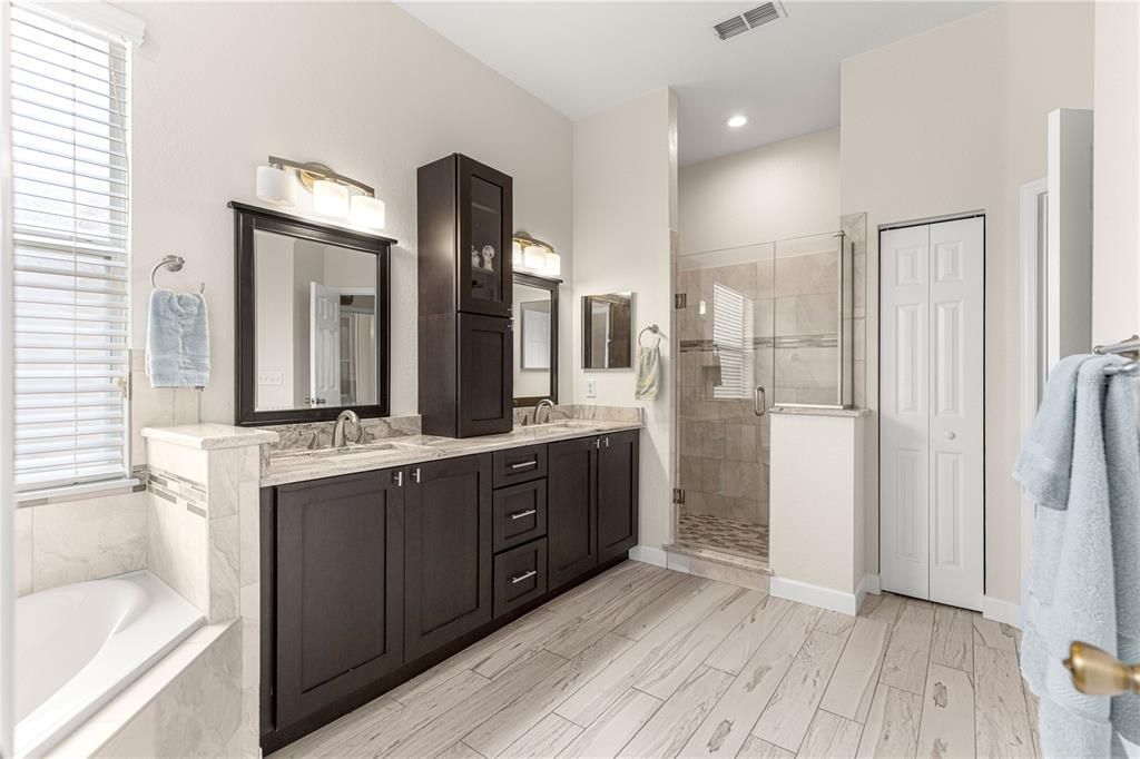 For Sale: $534,900 (3 beds, 3 baths, 2026 Square Feet)