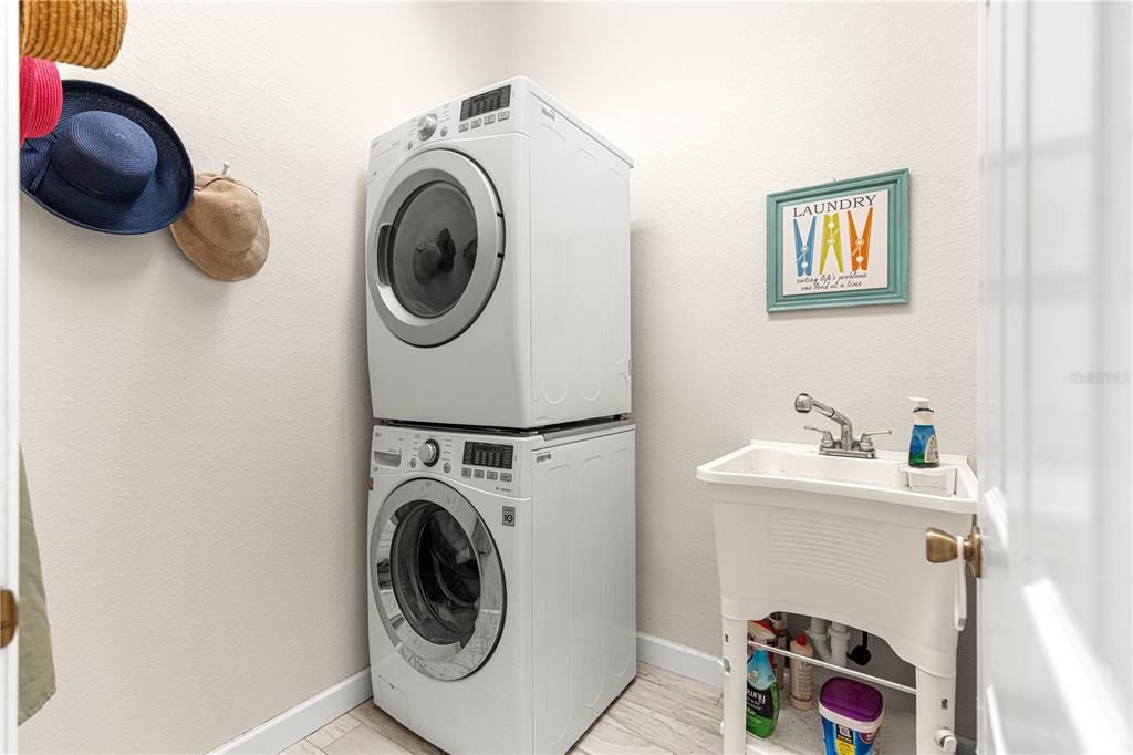 For Sale: $534,900 (3 beds, 3 baths, 2026 Square Feet)