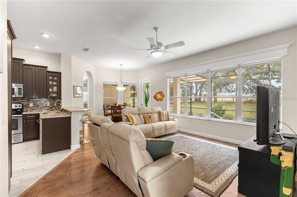 For Sale: $534,900 (3 beds, 3 baths, 2026 Square Feet)