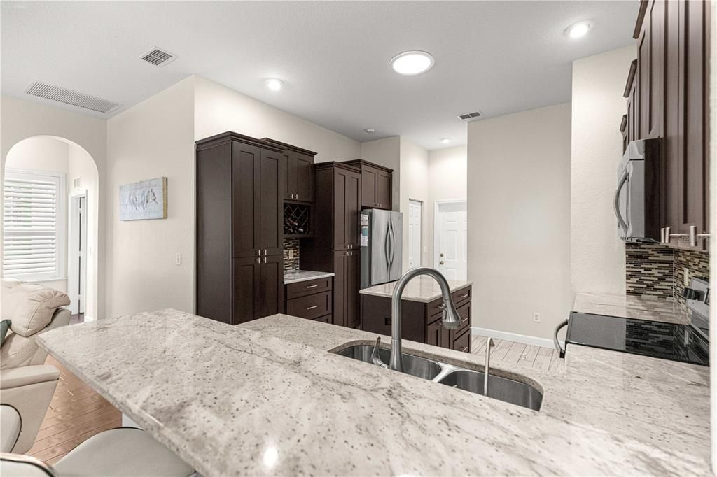 For Sale: $534,900 (3 beds, 3 baths, 2026 Square Feet)