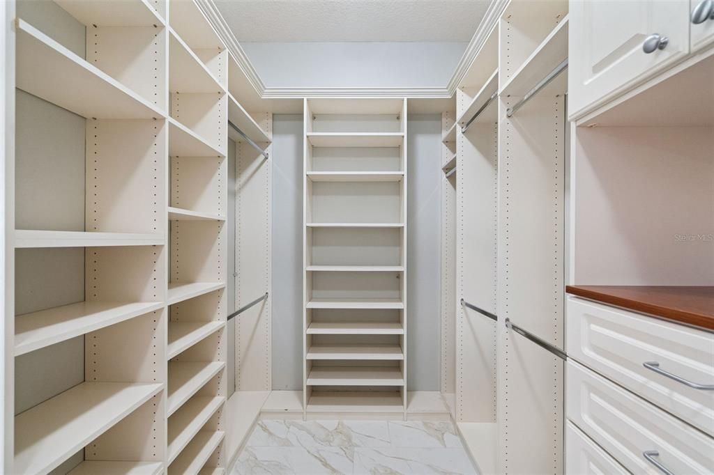 En Venta: $850,000 (4 camas, 3 baños, 3028 Pies cuadrados)