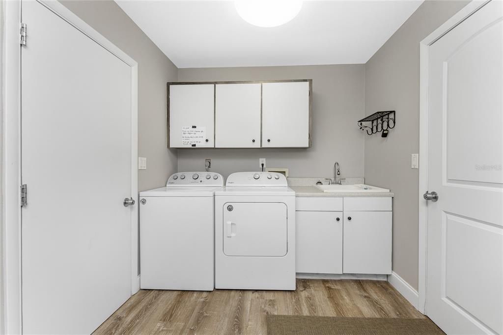 For Sale: $759,000 (3 beds, 2 baths, 1794 Square Feet)