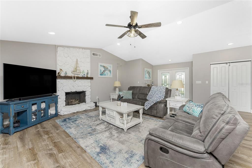 For Sale: $759,000 (3 beds, 2 baths, 1794 Square Feet)