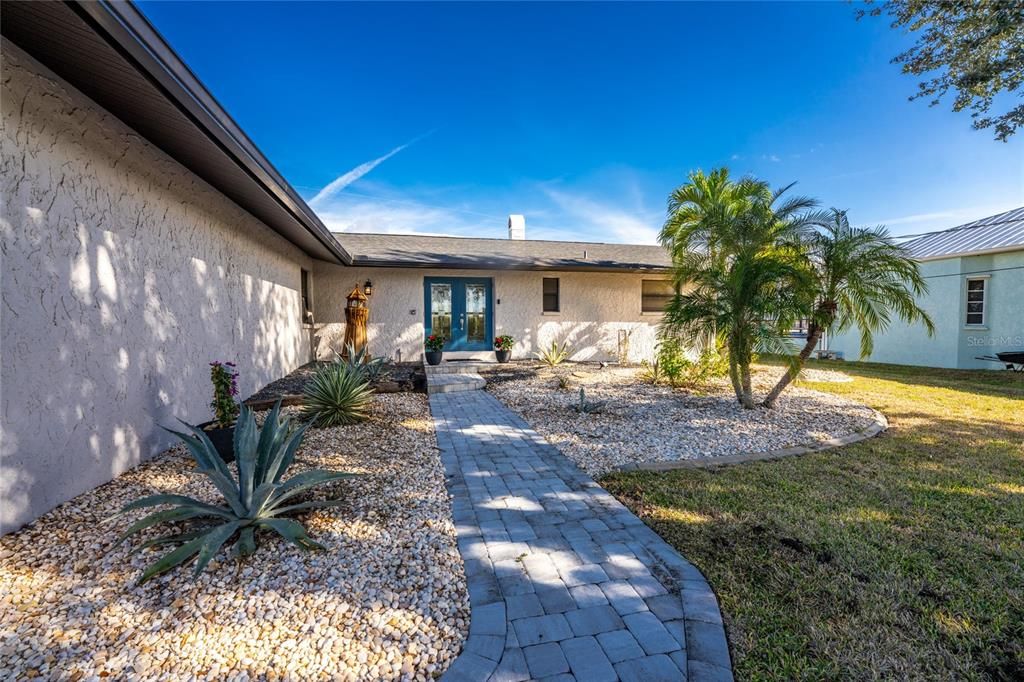 For Sale: $759,000 (3 beds, 2 baths, 1794 Square Feet)