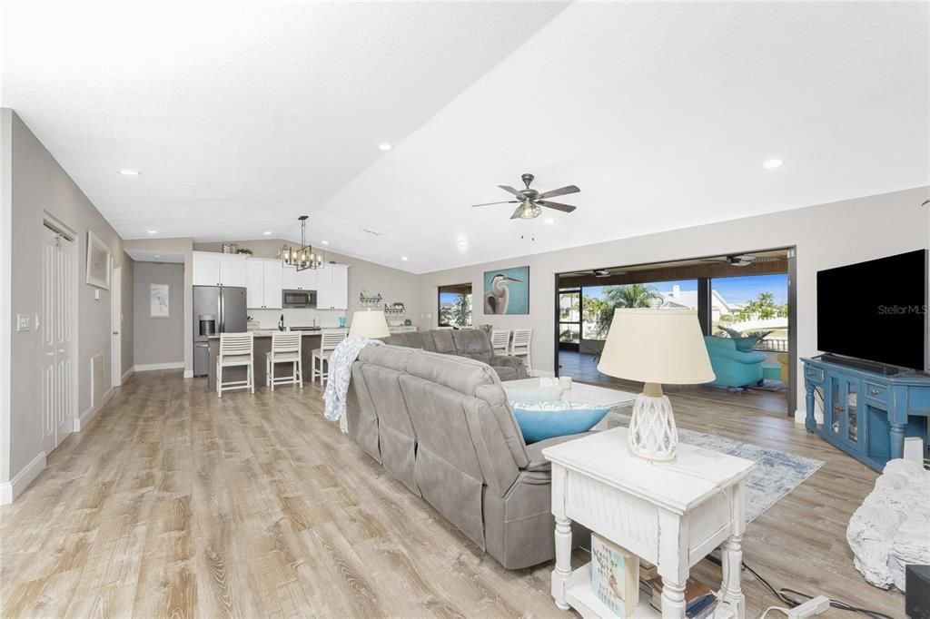 For Sale: $759,000 (3 beds, 2 baths, 1794 Square Feet)