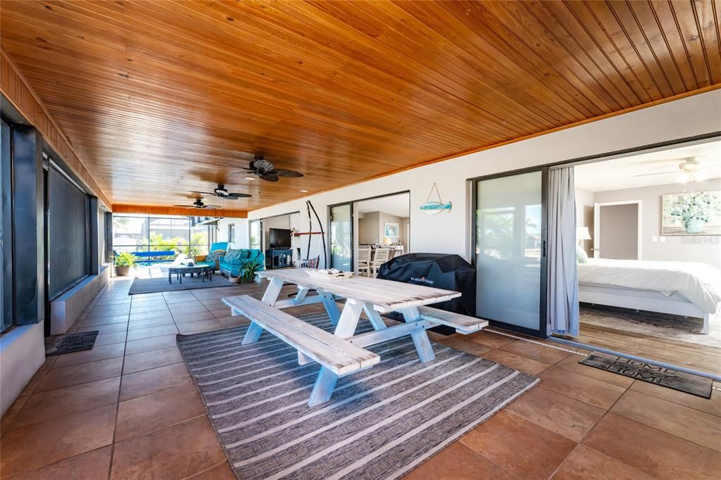 For Sale: $759,000 (3 beds, 2 baths, 1794 Square Feet)