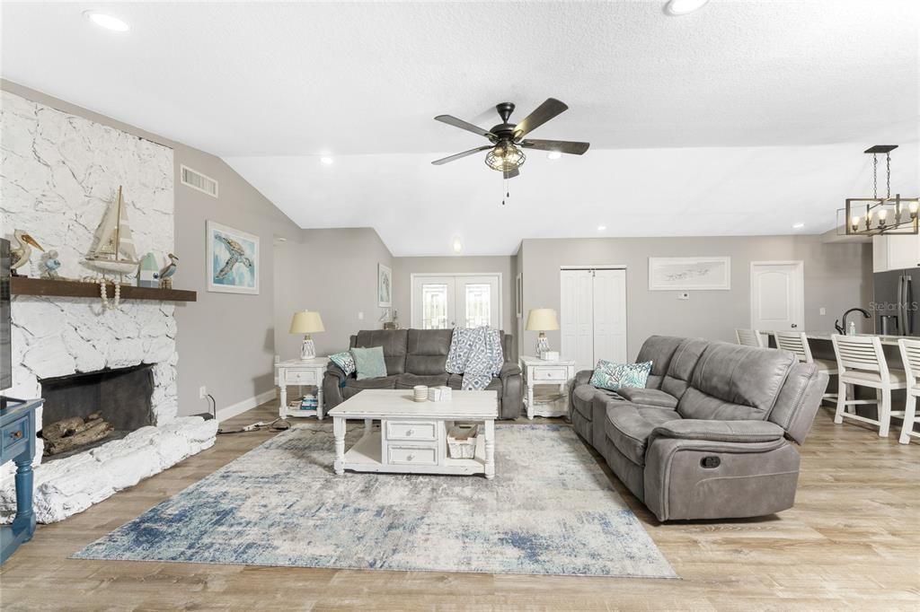 For Sale: $759,000 (3 beds, 2 baths, 1794 Square Feet)