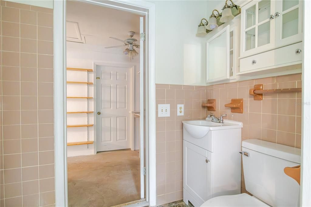 For Sale: $375,000 (2 beds, 2 baths, 1184 Square Feet)