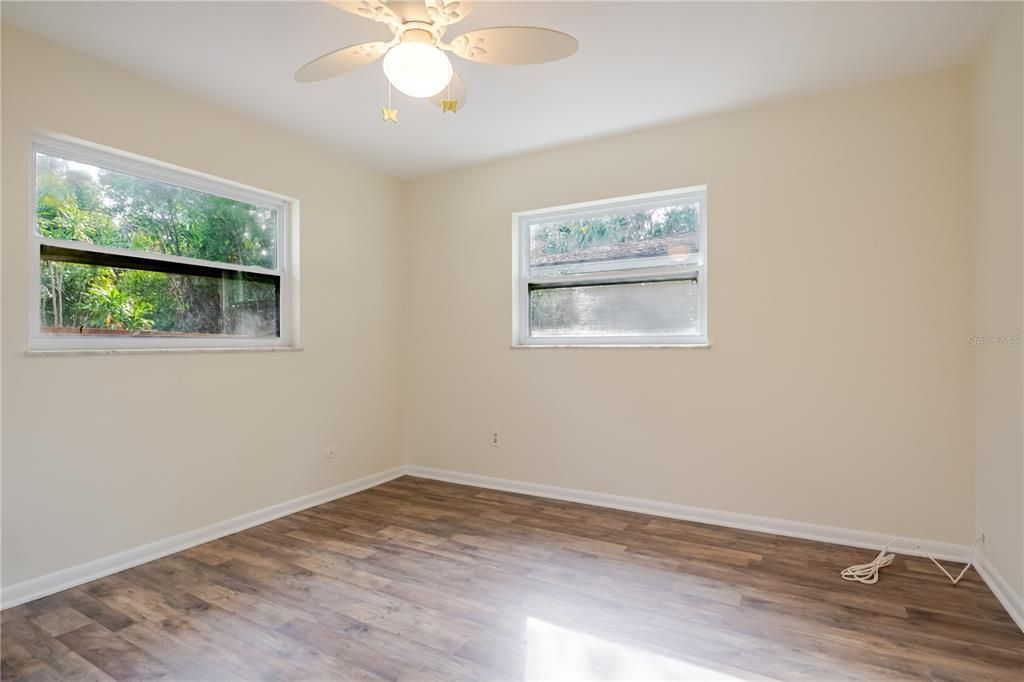 For Sale: $375,000 (2 beds, 2 baths, 1184 Square Feet)